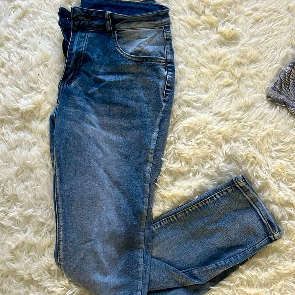 Stretchable Blue Wash Jeans (9-10) US Size LARGE
